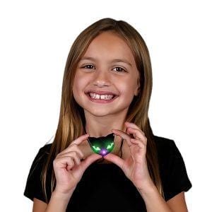 Black Kitty Cat Glowing Green Spooky Halloween Eyes Flashing Blinky Light Necklace Black Kitty Cat Glowing Green Spooky Halloween Eyes Flashing Blinky Light Necklace